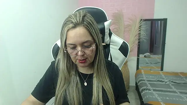 Snapshot of samy_vsn chatting on 20, 7, 2026 samy vsn online show from 20, 7, 2026