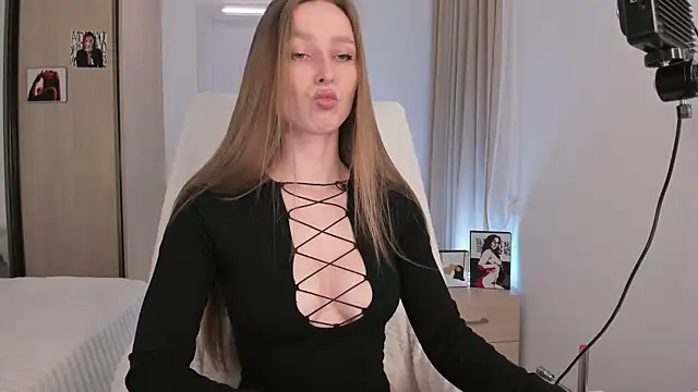 Snapshot of CharlotteWells chatting on 20, 12, 2025 CharlotteWells online show from 20, 12, 2025