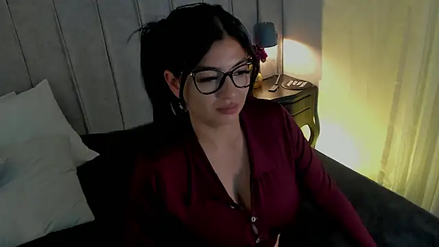 EvaaStevens online show from 6, 8, 2026