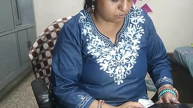 Sexy komolika online show from 18, 3, 2026