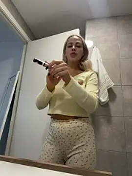 streetdoll online show from 29, 11, 2025