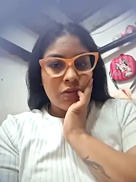 Snapshot of Angela_36 chatting on 19, 11, 2025 Angela 36 online show from 19, 11, 2025