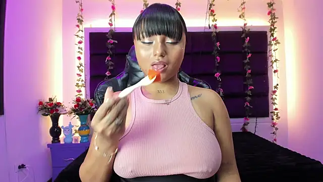 Snapshot of sweelanna__ chatting on 14, 7, 2026 sweelanna online show from 14, 7, 2026