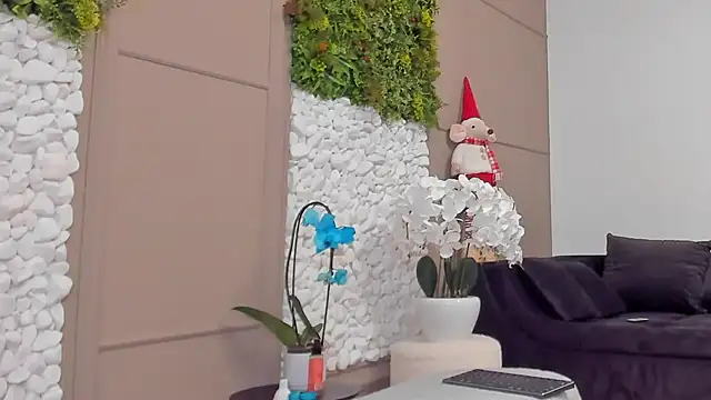 Deliciouslips online show from 25, 2, 2025