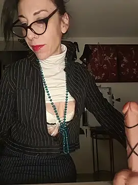 freyamoret online show from 7, 5, 2026