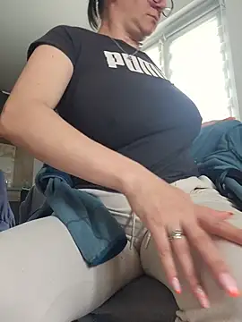 KristenVega online show from 29, 4, 2026