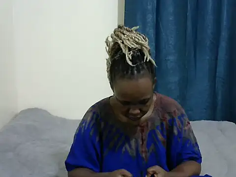 Snapshot of Kariselle- chatting on 21, 11, 2025 Kariselle- online show from 21, 11, 2025