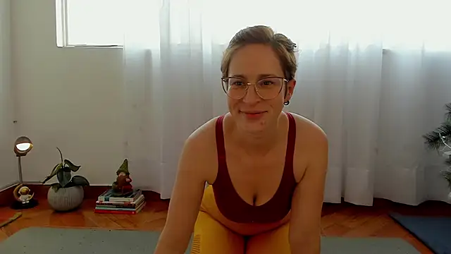 cuddlingbunny online show from 9, 12, 2024