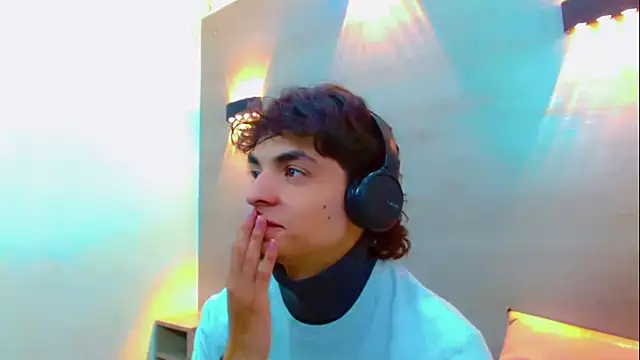 Sr BonnyEthan online show from 4, 12, 2025