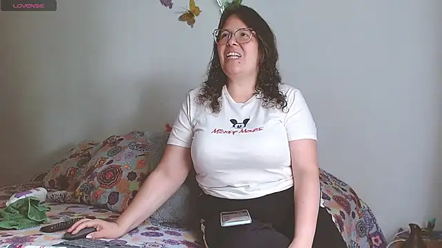 honeyhot paty online show from 4, 1, 2025