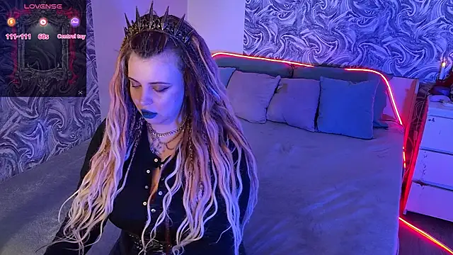 Miss Maya Mils online show from 4, 7, 2026
