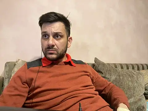 Snapshot of MaeltraJoy chatting on 2, 2, 2025 MaeltraJoy online show from 2, 2, 2025