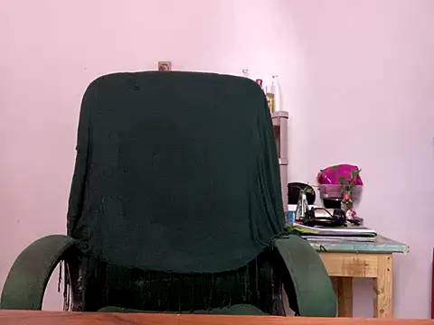 Snapshot of Fantastic_ruby chatting on 15, 10, 2025 Fantastic ruby online show from 15, 10, 2025