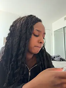 Your Paris online show from 3, 3, 2026