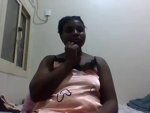queenzuena online show from 29, 4, 2026