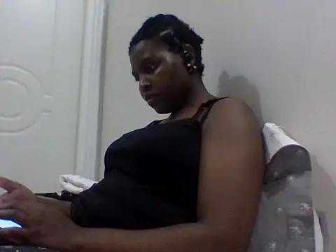 queenzuena online show from 29, 7, 2026