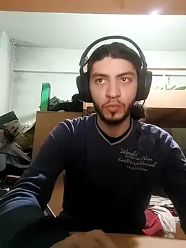 kleineid77 online show from 4, 3, 2025