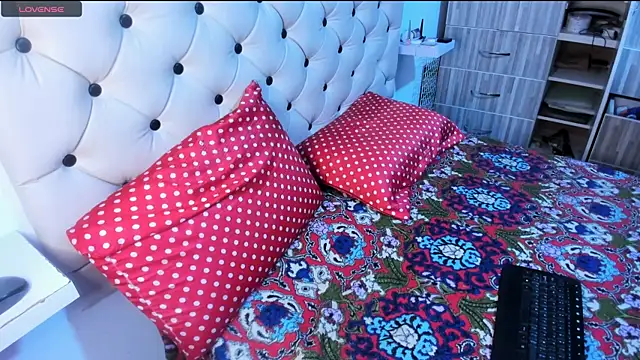 Snapshot of Krystal_Cruz chatting on 3, 3, 2025 Krystal Cruz online show from 3, 3, 2025