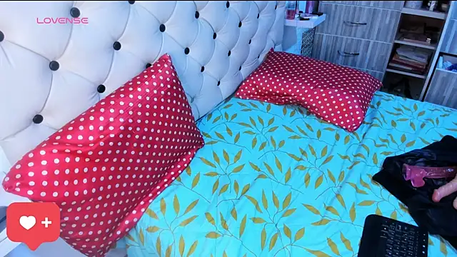 Snapshot of Krystal_Cruz chatting on 15, 3, 2025 Krystal Cruz online show from 15, 3, 2025