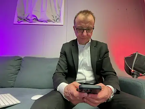 mouser21212 online show from 15, 2, 2025