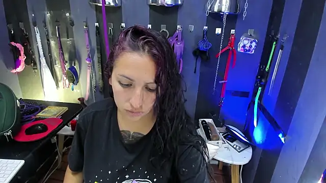 Snapshot of LucyStrike_ chatting on 15, 10, 2025 LucyStrike online show from 15, 10, 2025