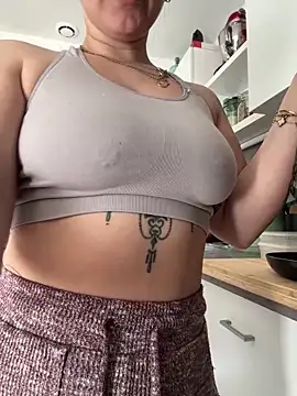 Luccreccia  online show from 23, 3, 2026