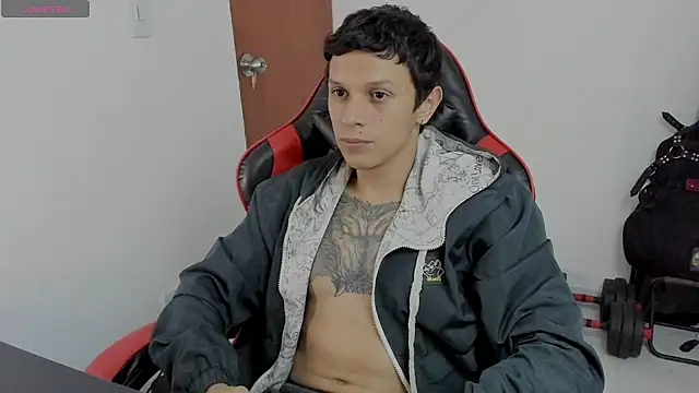 Snapshot of davebrow chatting on 5, 10, 2025 davebrow online show from 5, 10, 2025