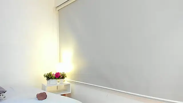 Snapshot of isa_molly chatting on 5, 12, 2024 isa molly online show from 5, 12, 2024