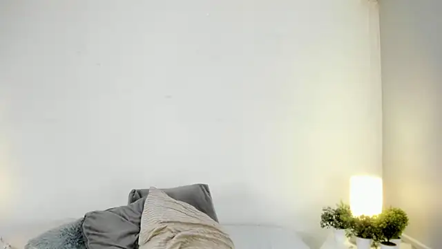 Snapshot of isa_molly chatting on 5, 1, 2025 isa molly online show from 5, 1, 2025