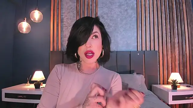 Hannah Borbon online show from 4, 3, 2025