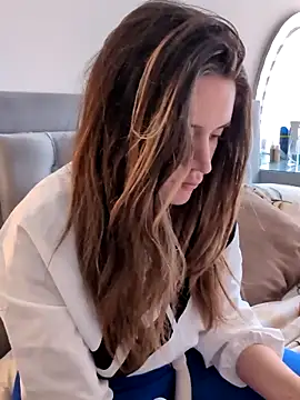 maliciaworld online show from 25, 2, 2026