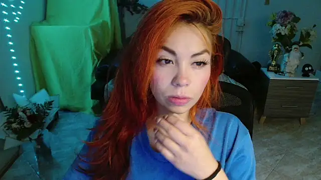 Snapshot of Aylinn_diaz chatting on 5, 7, 2026 Aylinn diaz online show from 5, 7, 2026