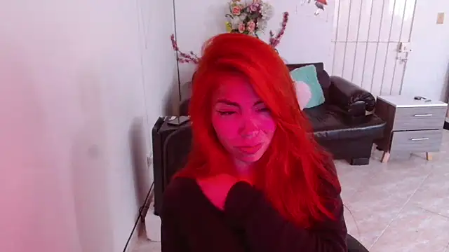 Snapshot of Aylinn_diaz chatting on 4, 8, 2026 Aylinn diaz online show from 4, 8, 2026