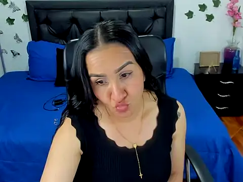 Snapshot of Violeta_stilll chatting on 15, 10, 2025 Violeta stilll online show from 15, 10, 2025