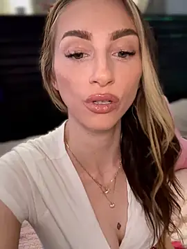 BrattyBae xo online show from 10, 7, 2026