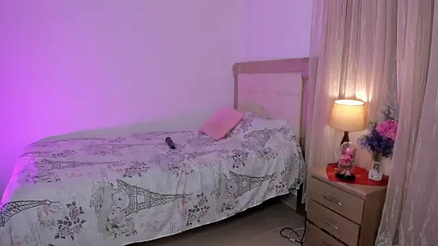 Snapshot of vale_kross chatting on 1, 3, 2025 vale kross online show from 1, 3, 2025