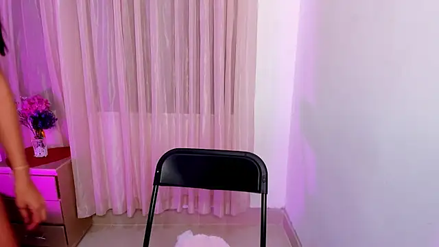 Snapshot of vale_kross chatting on 9, 9, 2025 vale kross online show from 9, 9, 2025