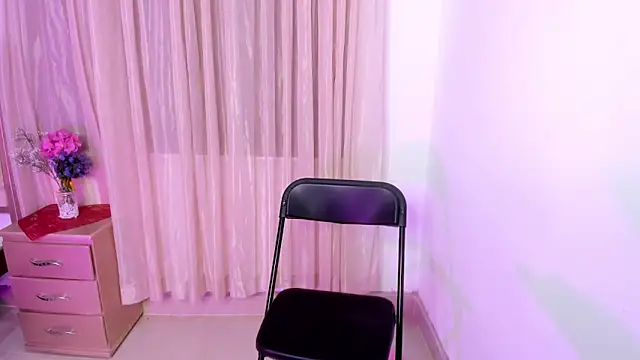 Snapshot of vale_kross chatting on 27, 9, 2025 vale kross online show from 27, 9, 2025