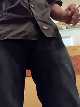 BIGWHITECOCKDOC36 online show from 2, 1, 2025