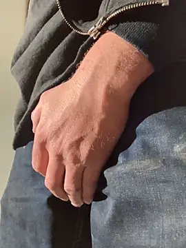 BIGWHITECOCKDOC36 online show from 3, 2, 2025