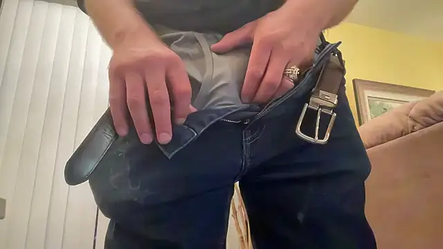 BIGWHITECOCKDOC36 online show from 25, 9, 2025