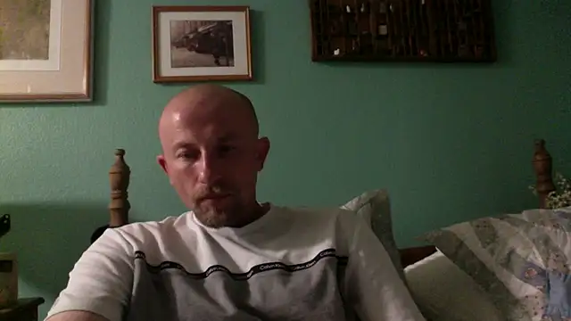 BIGWHITECOCKDOC36 online show from 19, 10, 2025