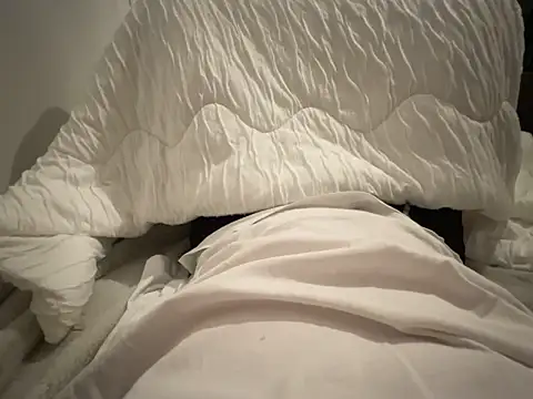 Snapshot of shiro_3 chatting on 24, 10, 2025 shiro 3 online show from 24, 10, 2025