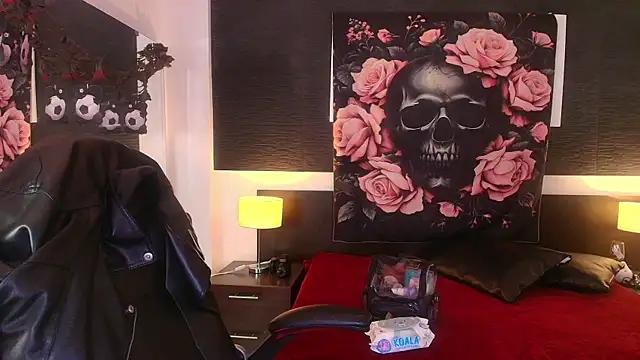 EvaaFoxxy1 online show from 15, 7, 2026