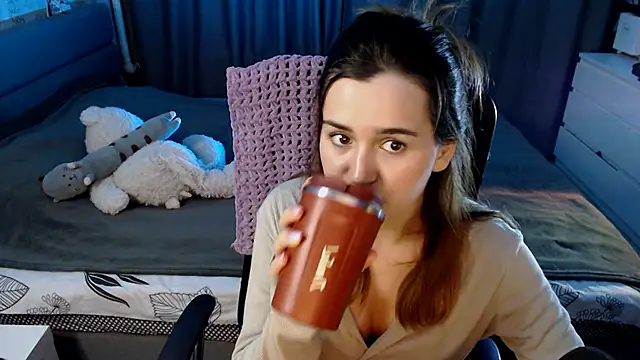 Snapshot of KiraYammy chatting on 11, 12, 2024 KiraYammy online show from 11, 12, 2024