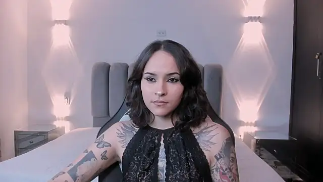 AnnyThompson  online show from 10, 1, 2026