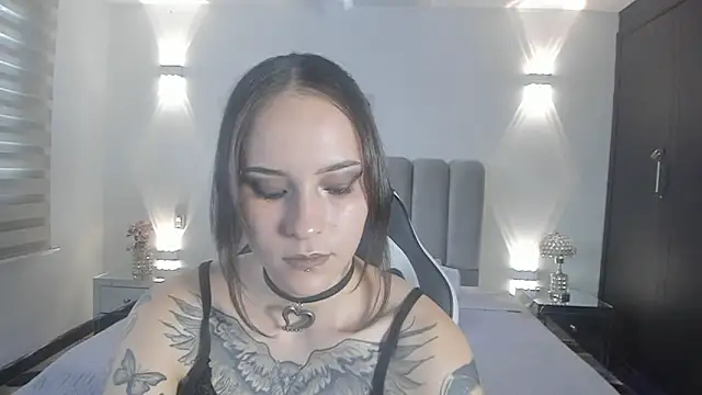 AnnyThompson  online show from 5, 3, 2026