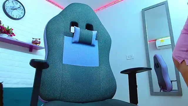 snowflake xxx online show from 14, 1, 2025