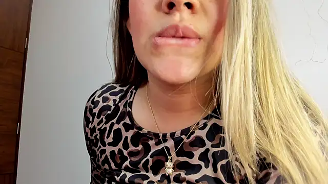 Snapshot of eleecttraa_12 chatting on 18, 2, 2025 eleecttraa 12 online show from 18, 2, 2025