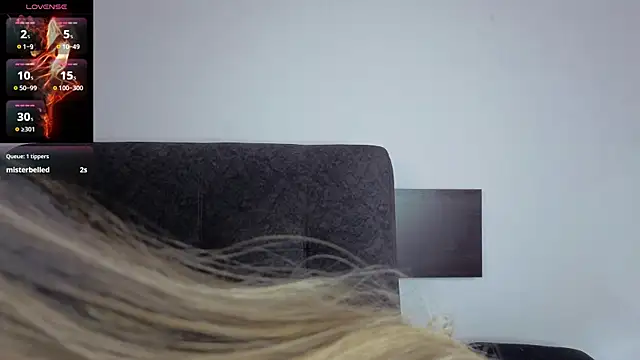 Snapshot of eleecttraa_12 chatting on 17, 10, 2025 eleecttraa 12 online show from 17, 10, 2025